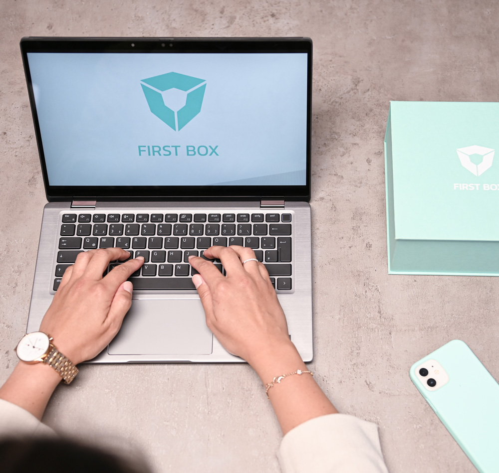 zurich-first-box-mit-laptop